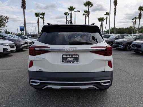 Clear White 2023 Kia Seltos S
