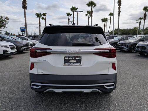 Clear White 2023 Kia Seltos S