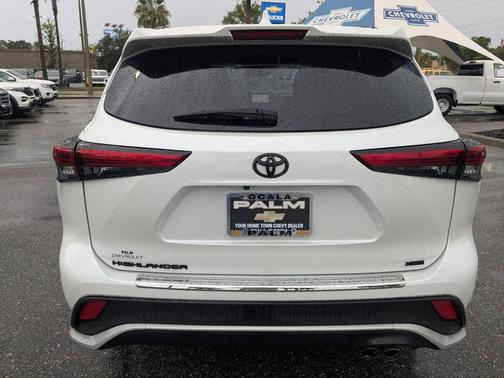 Pearl 2023 Toyota Highlander XSE