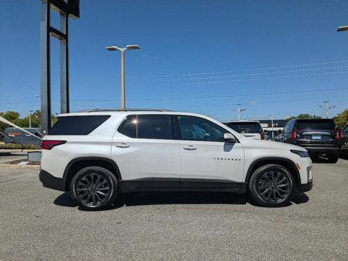 Pearl 2023 Chevrolet Traverse RS