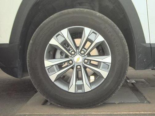 Summit White 2025 Chevrolet Equinox LT