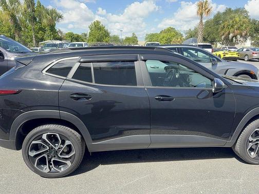 Black Metallic 2025 Chevrolet Trax 2RS