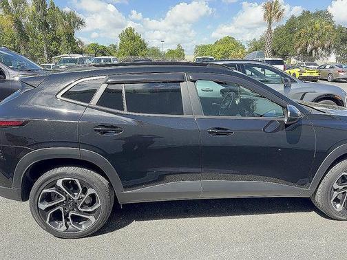 Black Metallic 2025 Chevrolet Trax 2RS