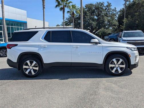 2022 Chevrolet Traverse LT Leather