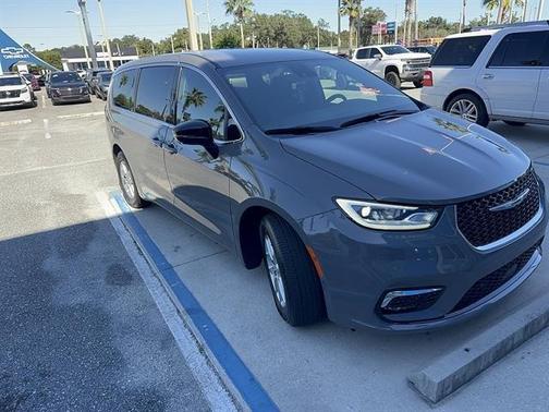 Ceramic Gray 2025 Chrysler Pacifica Select