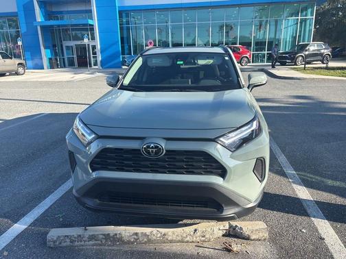 2022 Toyota RAV4 XLE