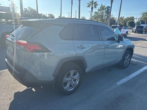 2022 Toyota RAV4 XLE