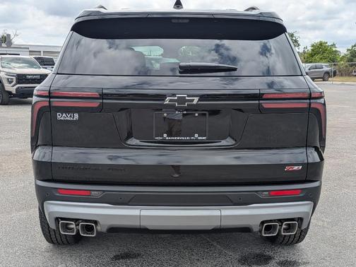 Black 2026 Chevrolet Traverse Z71
