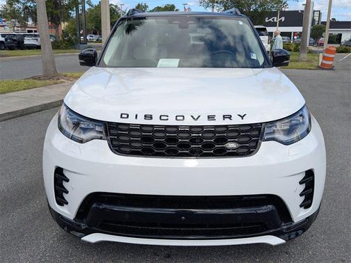 2025 Land Rover Discovery P360 Dynamic SE