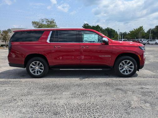2025 Chevrolet Suburban Premier