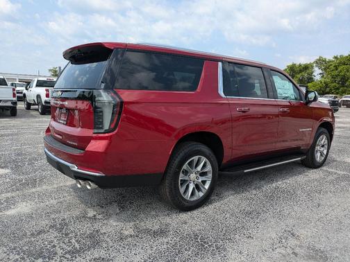2025 Chevrolet Suburban Premier