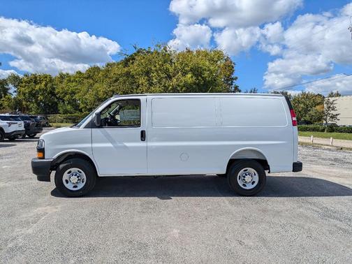 2025 Chevrolet Express 2500 Work Van
