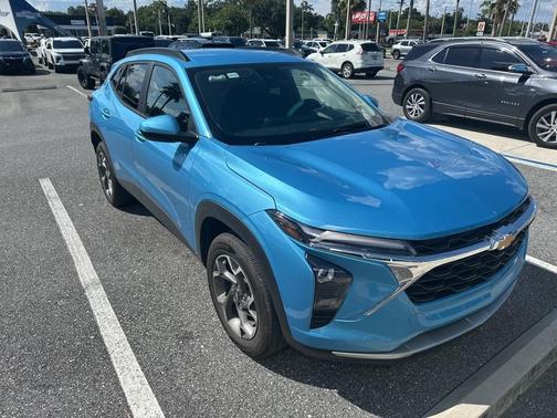 2025 Chevrolet Trax LT