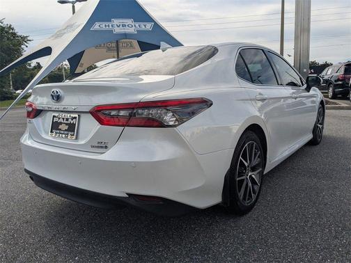 2021 Toyota Camry Hybrid XLE