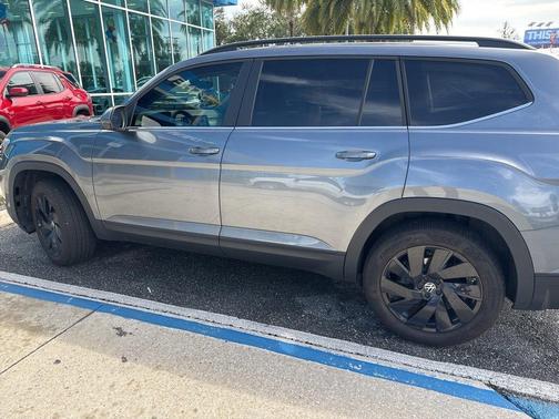 2024 Volkswagen Atlas 2.0T SE w/Technology