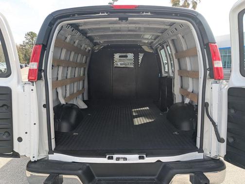 2024 Chevrolet Express 2500 Work Van