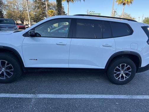 2024 GMC Acadia AT4