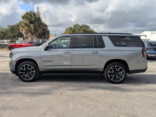 2024 Chevrolet Suburban RST