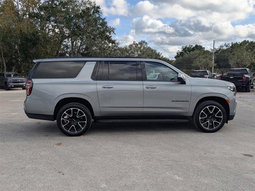 2024 Chevrolet Suburban RST