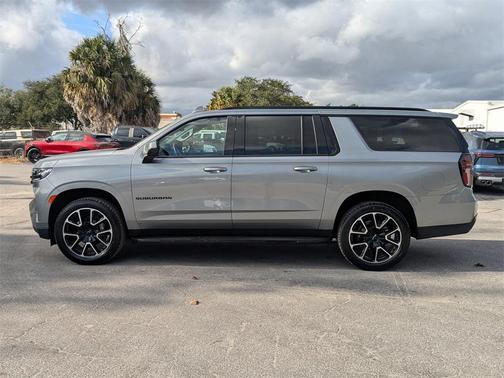 2024 Chevrolet Suburban RST