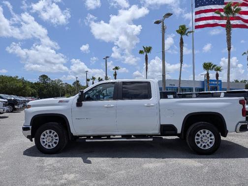 Summit White 2025 Chevrolet Silverado 2500 LT