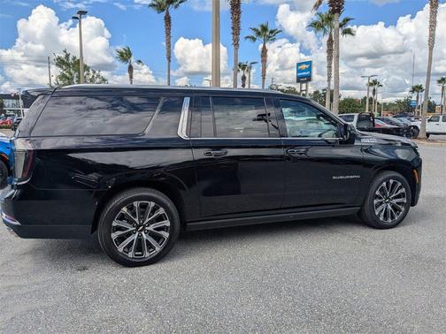 2025 Chevrolet Suburban High Country