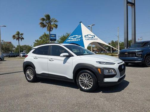 Chalk White 2018 Hyundai KONA SEL