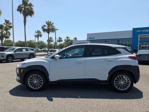 Chalk White 2018 Hyundai KONA SEL