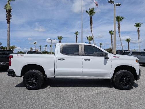 Summit White 2021 Chevrolet Silverado 1500 Custom Trail Boss