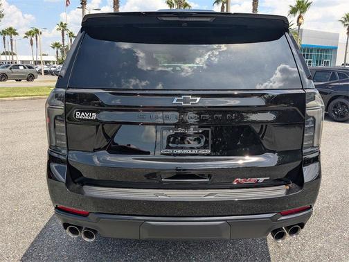 2025 Chevrolet Suburban RST