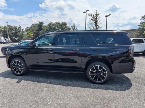 2025 Chevrolet Suburban RST