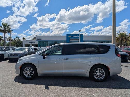 Silver Mist Clearcoat 2024 Chrysler Pacifica Touring-L