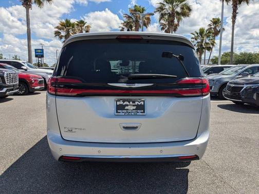 Silver Mist Clearcoat 2024 Chrysler Pacifica Touring-L