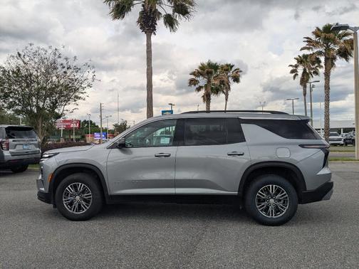 Sterling Gray Metallic 2024 Chevrolet Traverse LT