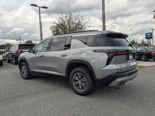 Sterling Gray Metallic 2024 Chevrolet Traverse LT