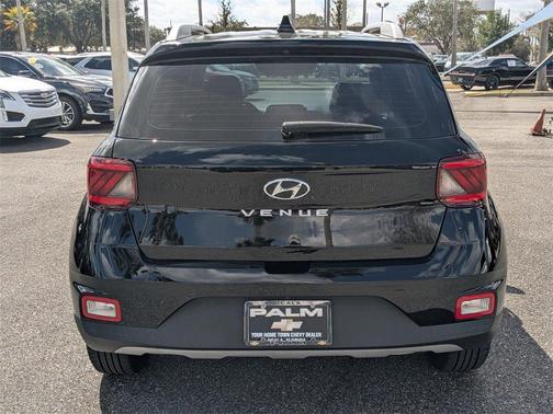 2022 Hyundai VENUE SEL