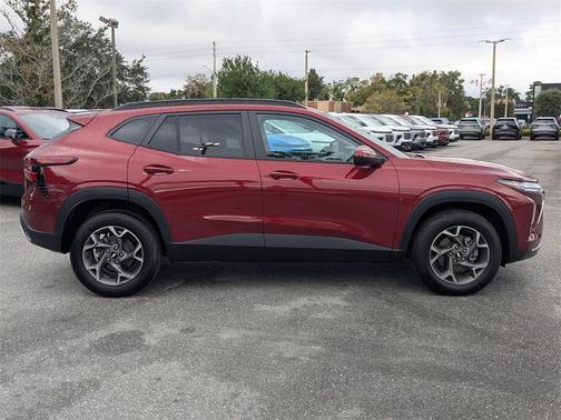 2025 Chevrolet Trax LT