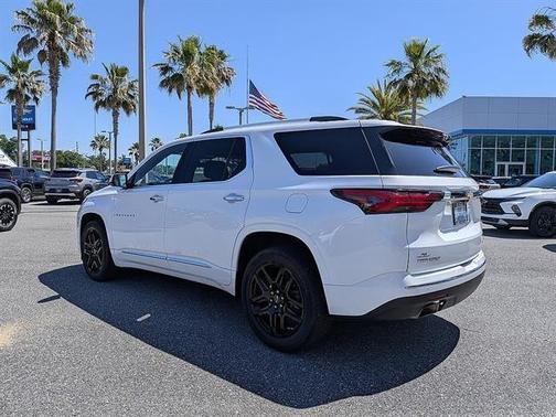 Summit White 2023 Chevrolet Traverse Premier