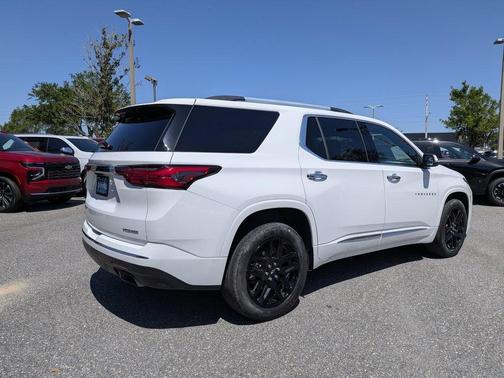 Summit White 2023 Chevrolet Traverse Premier