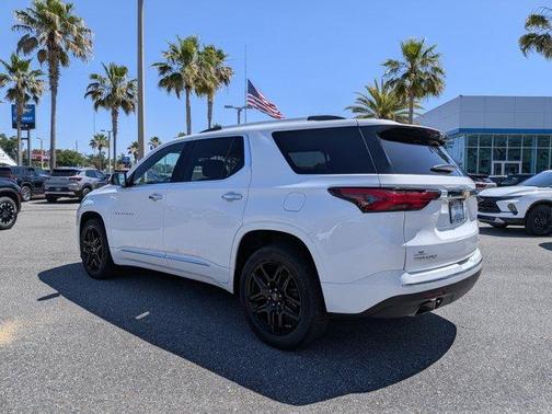 Summit White 2023 Chevrolet Traverse Premier