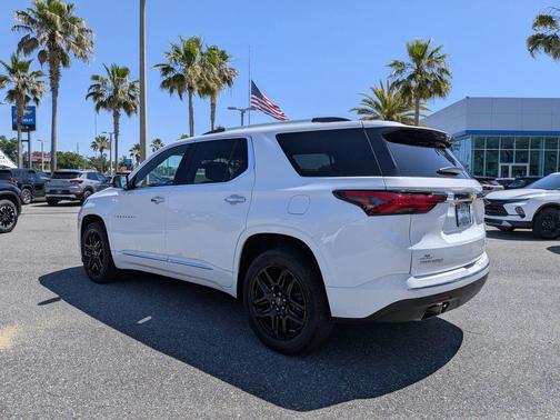 Summit White 2023 Chevrolet Traverse Premier