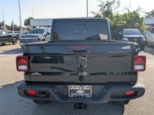 2022 Jeep Gladiator Sport