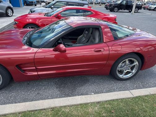 Red Metallic 1998 Chevrolet Corvette