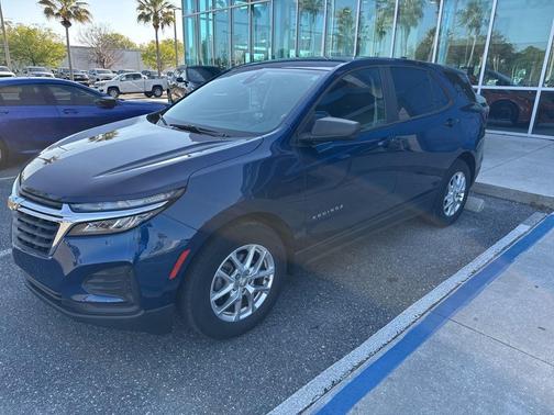 Blue Glow Metallic 2022 Chevrolet Equinox LS