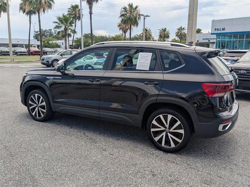 2024 Volkswagen Taos 1.5T SE