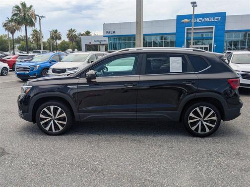 2024 Volkswagen Taos 1.5T SE