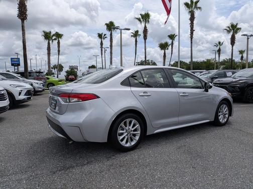 Classic Silver Metallic 2022 Toyota Corolla LE