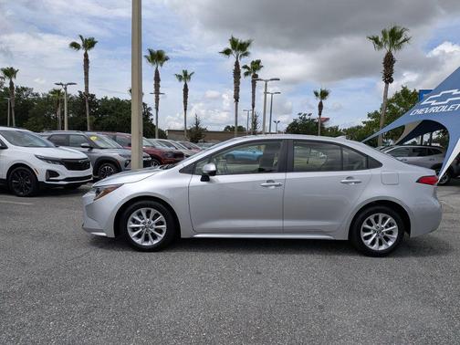 Classic Silver Metallic 2022 Toyota Corolla LE
