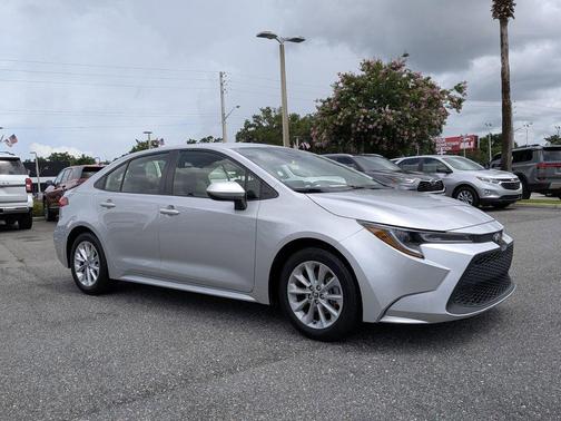 Classic Silver Metallic 2022 Toyota Corolla LE