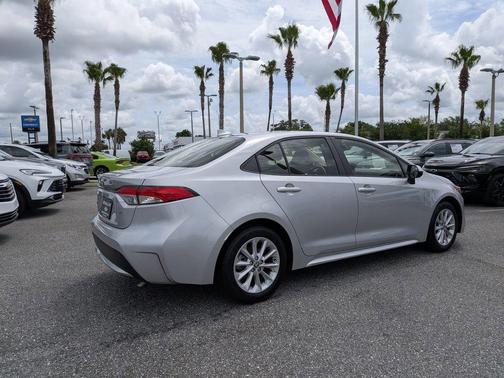 Classic Silver Metallic 2022 Toyota Corolla LE